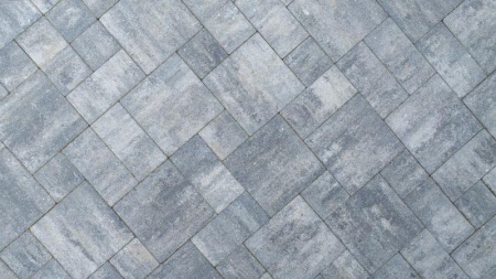 Création d'une terrasse en grès, quels avantages pour votre extérieur ?
